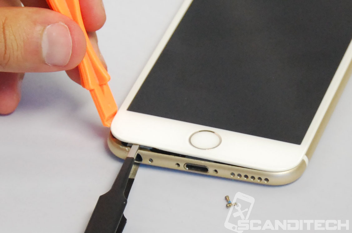 iPhone 6S battery replacement guide - Prying out the screen - 1