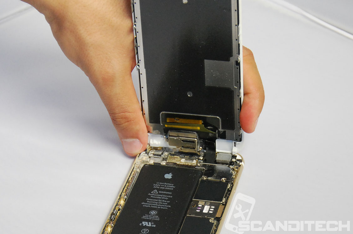 iPhone 6S battery replacement guide - Phone screen opened