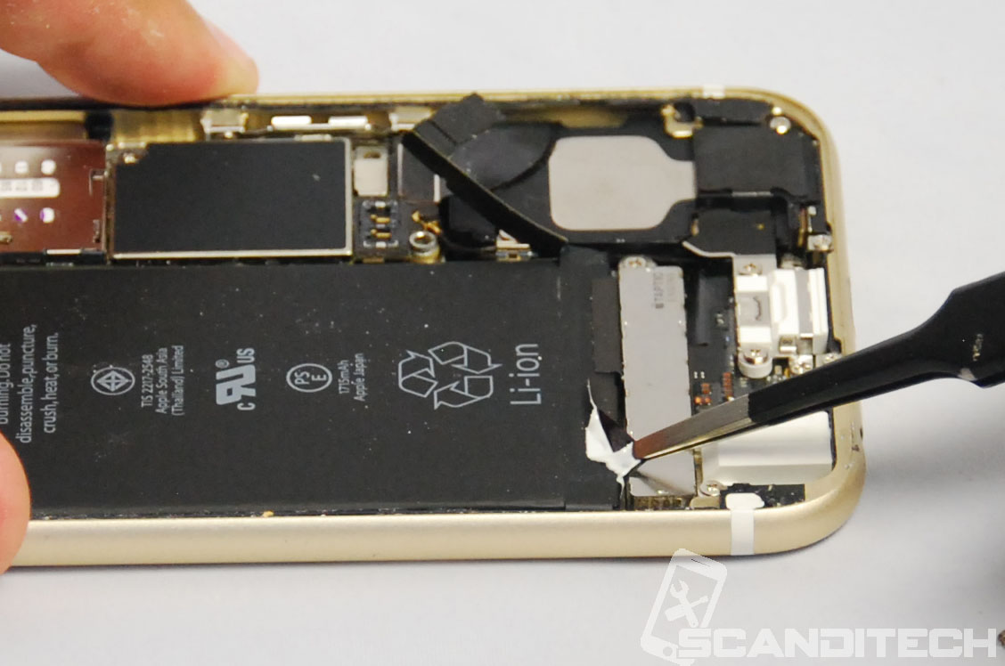 iPhone 6S battery replacement guide - Removing adhesives - 2