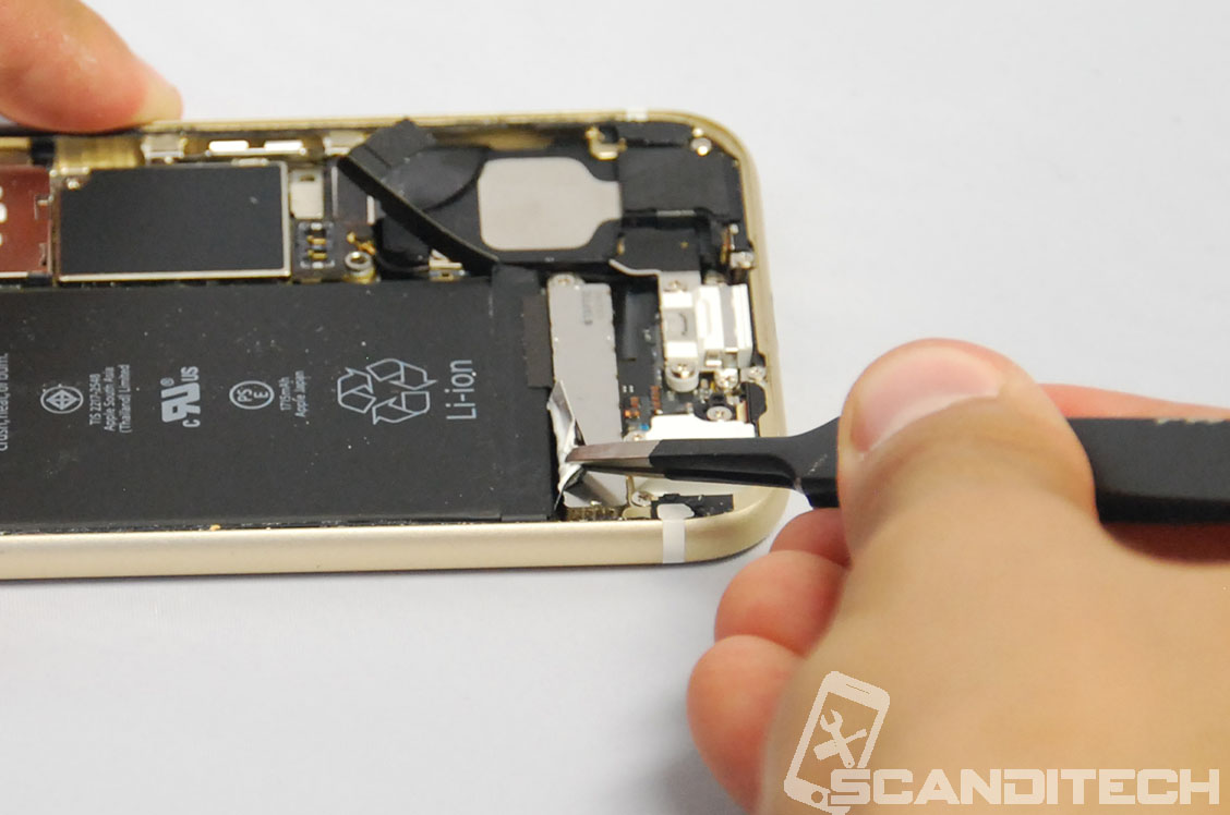 iPhone 6S battery replacement guide - Removing adhesives - 3