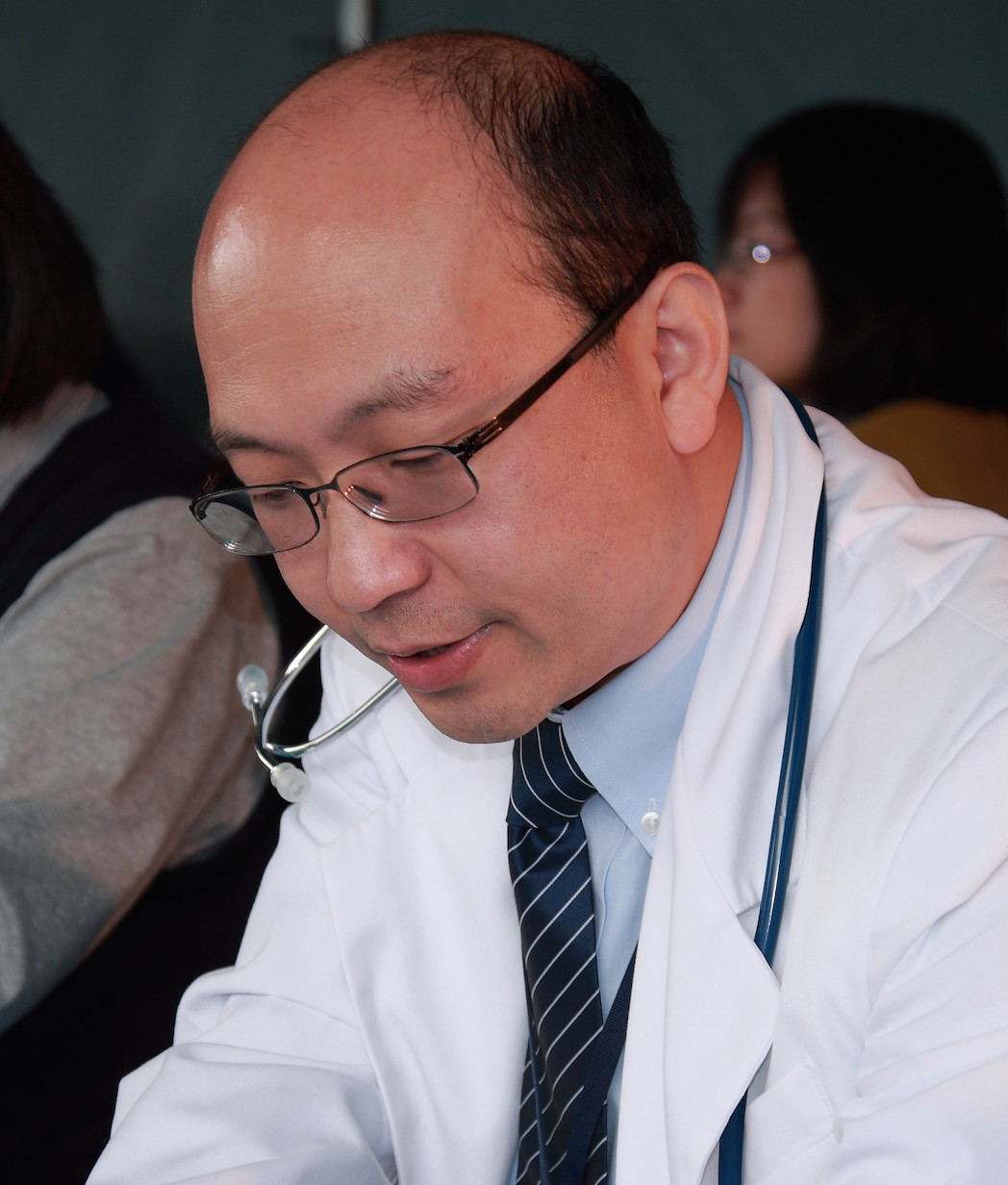 Dr Yong Instructing