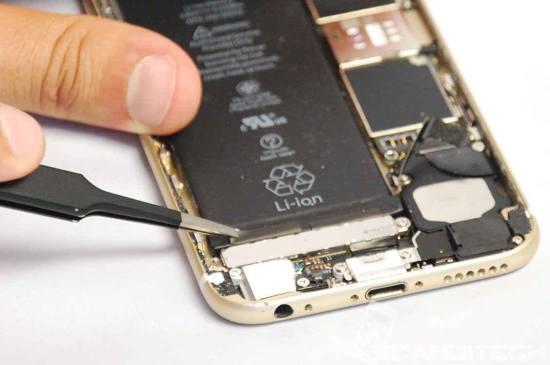 iPhone 6S battery replacement guide - Removing adhesives - 1