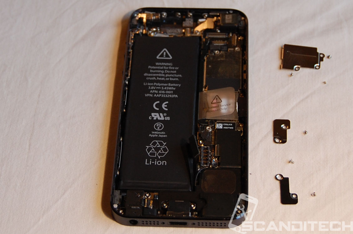 iPhone 5 battery replacement guide - iPhone 5 battery installed.