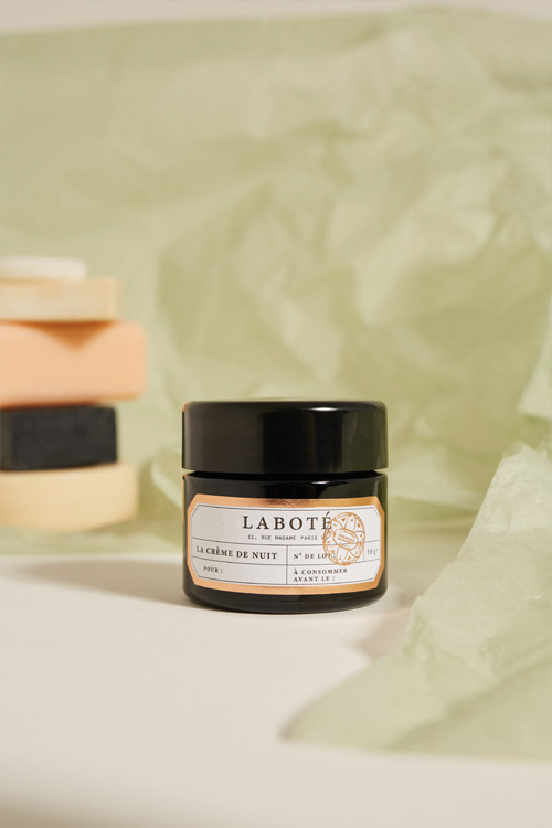 Crème de nuit : extraits de plantes médicinales Crème de nuit naturelle aux extraits de plantes