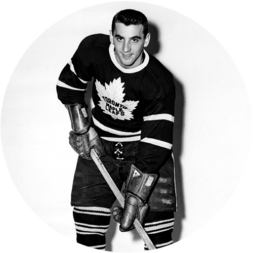 danny-lewicki-toronto-maple-leafs-public-autograph-signingpng-1534455688279.png
