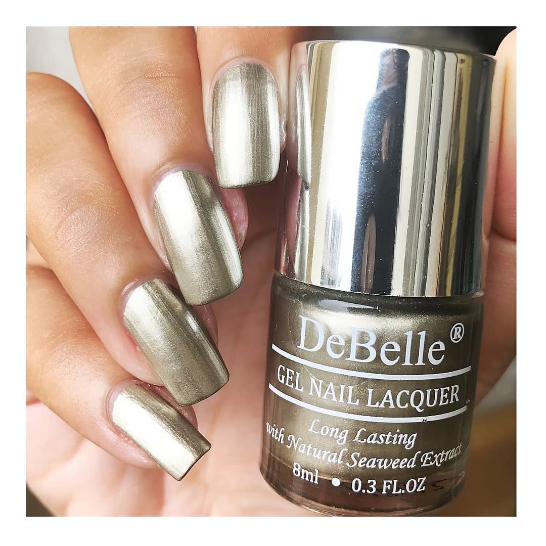DeBelle Gel Nail Lacquer Sparkling Dust (Glitter Nail Polish)