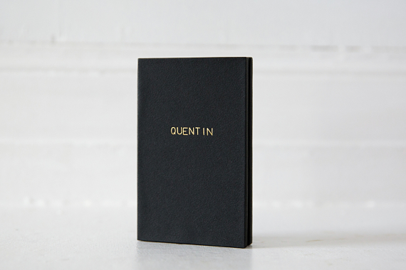 Ecrin original personnalisé avec le prenom dans le coloris noir