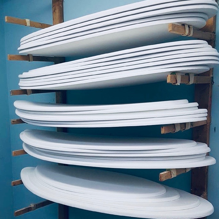 What's the difference in wakesurf board construction. Types of surf boards and foam cores.