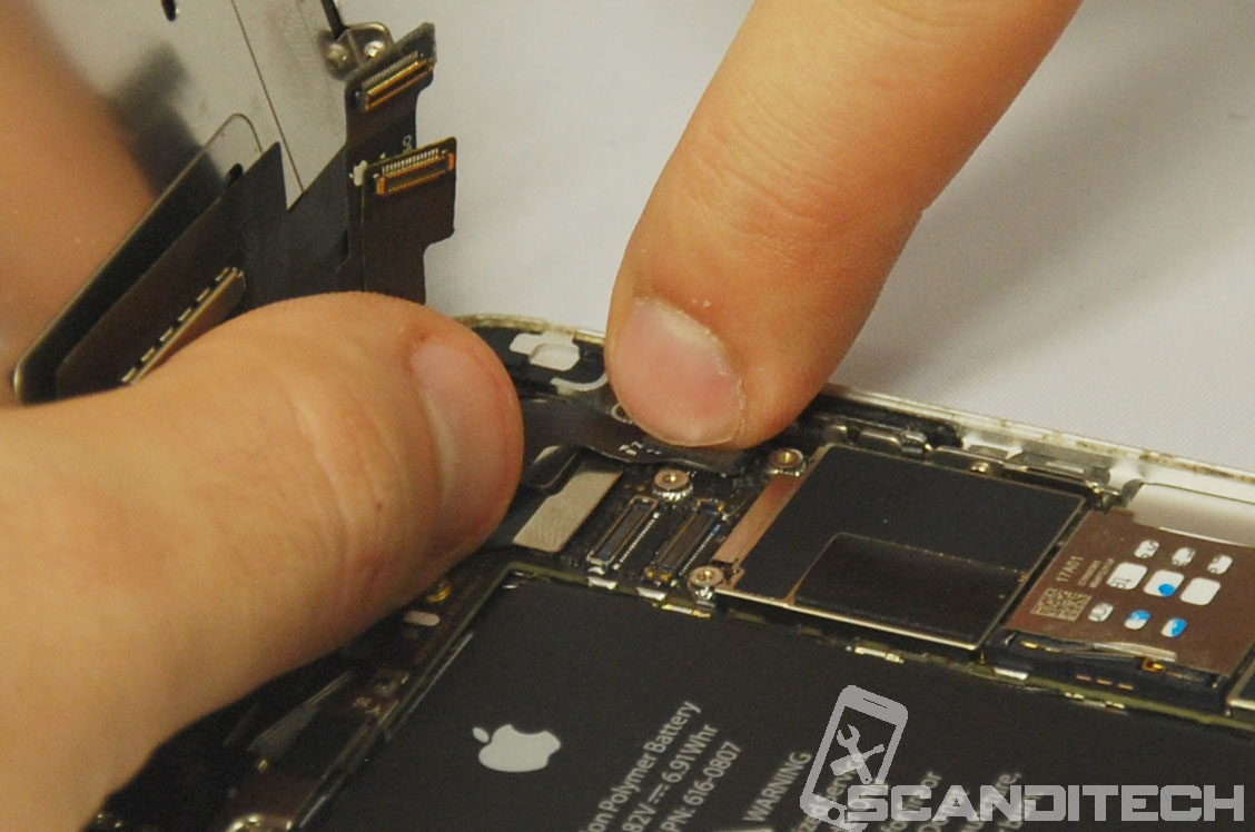 iPhone 6/6+ battery replacement guide - Reconnecting phone screen cables - 4