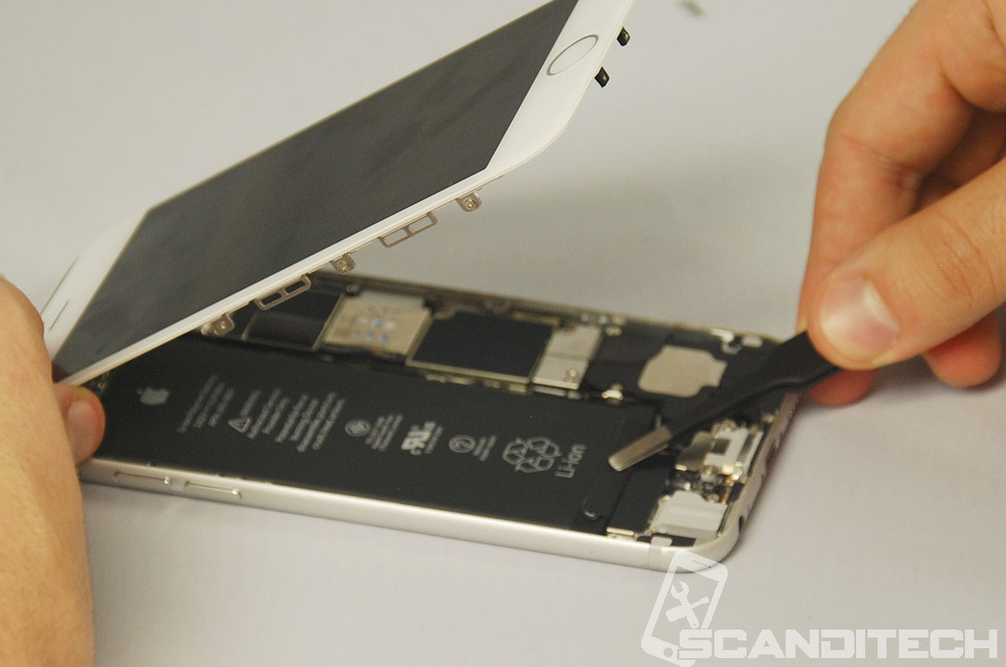 iPhone 6/6+ battery replacement guide - Reinstalling phone screen - 1