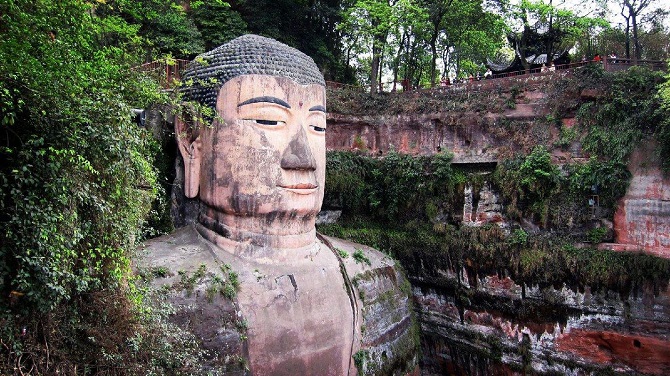 Chinese Buddhist art: giant Buddha statue, Leshan Giant Buddha Chinese Buddhist art: giant Buddha statue, Leshan Giant Buddha