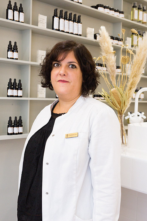 yaelle - dr en pharmacie yaelle - pharmacienne dermato